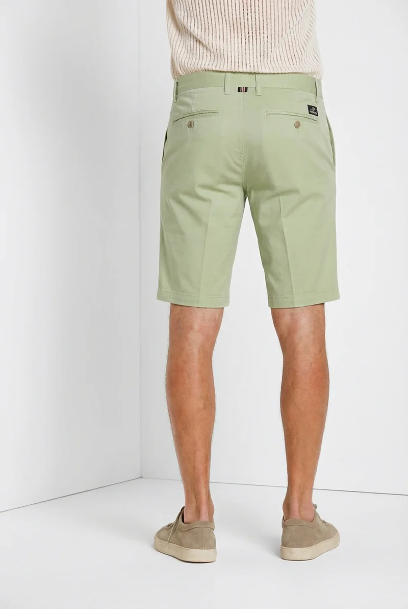 London bermuda chino homme en gabardine stretch regular fit ①