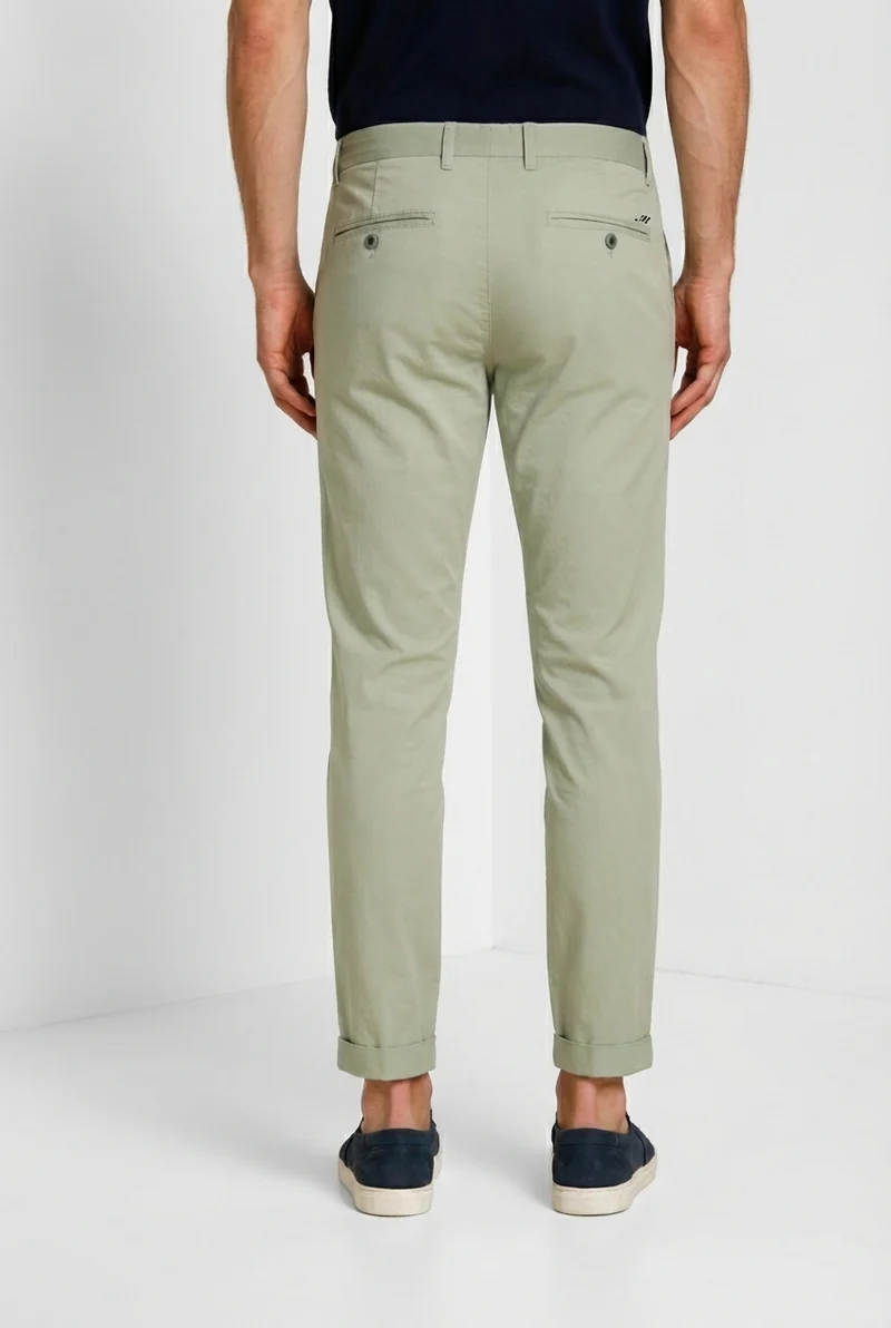Milano pantalon chino homme en gabardine stretch extra slim fit ①