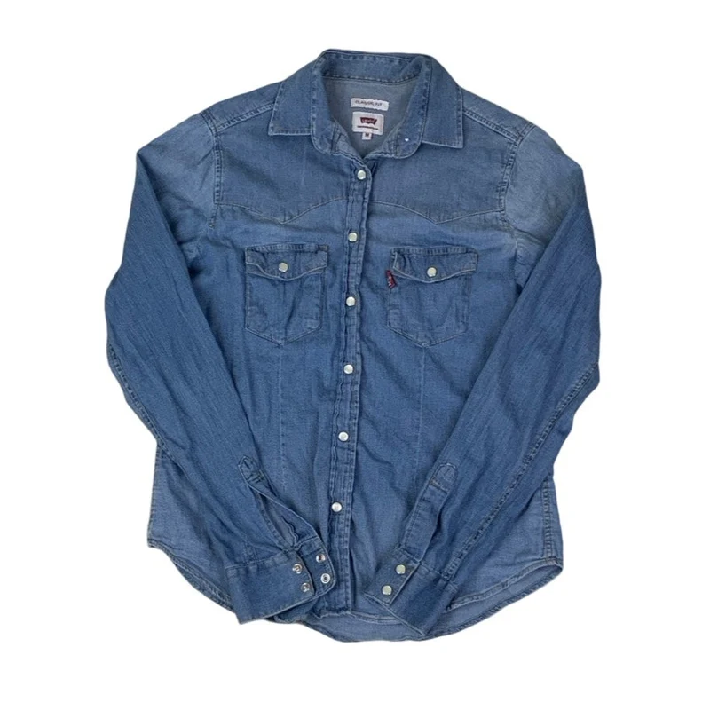 Vintage 90s Levi’s ‘classic fit’ Western Denim Shirt S M