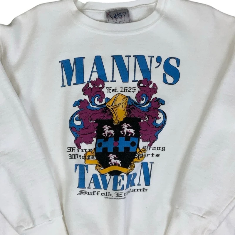 Vintage 90s 'Mann's Tavern' Suffolk, England 'Delta' White Crest Graphic Sweatshirt