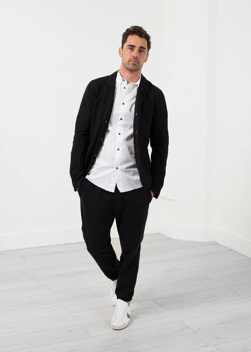 Moun Button Up