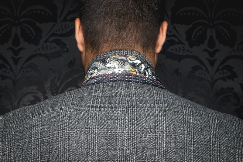 VESTON | CARELL, Black