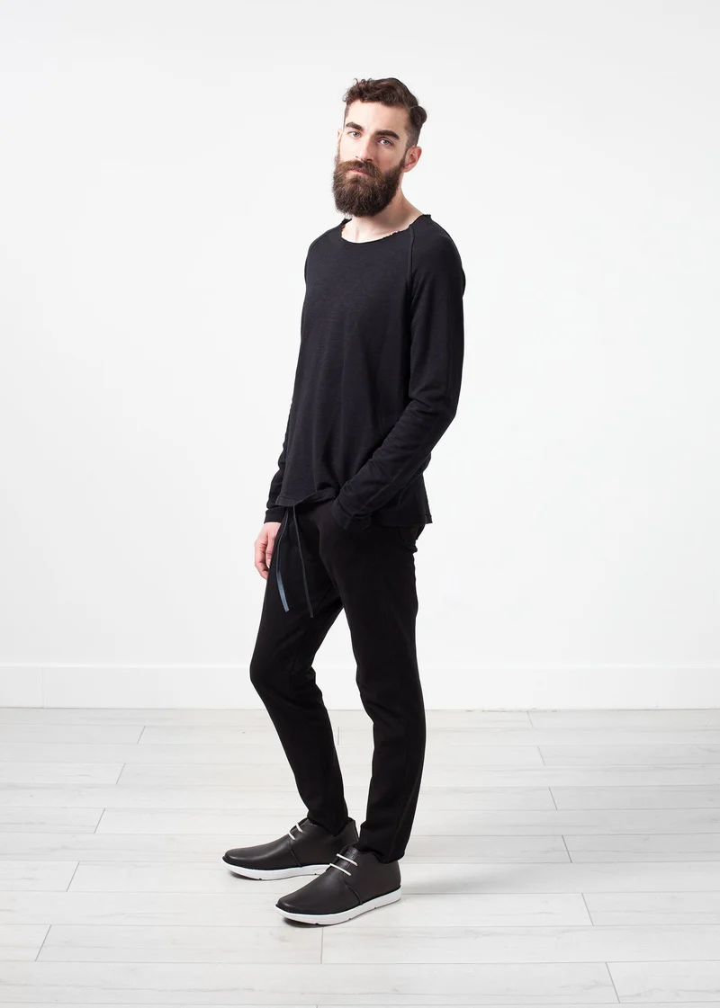 Daris Tee in Black -UEB
