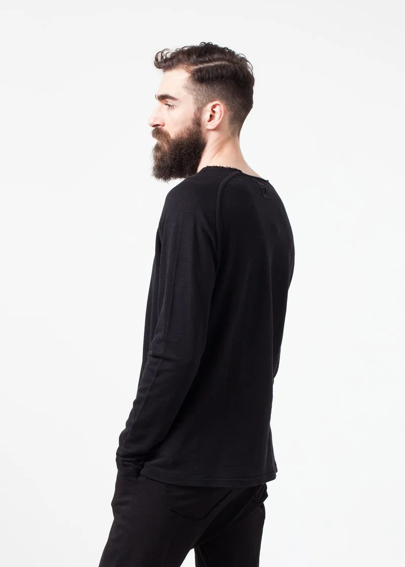 Daris Tee in Black -UEB
