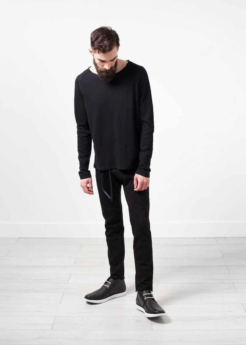 Daris Tee in Black -UEB
