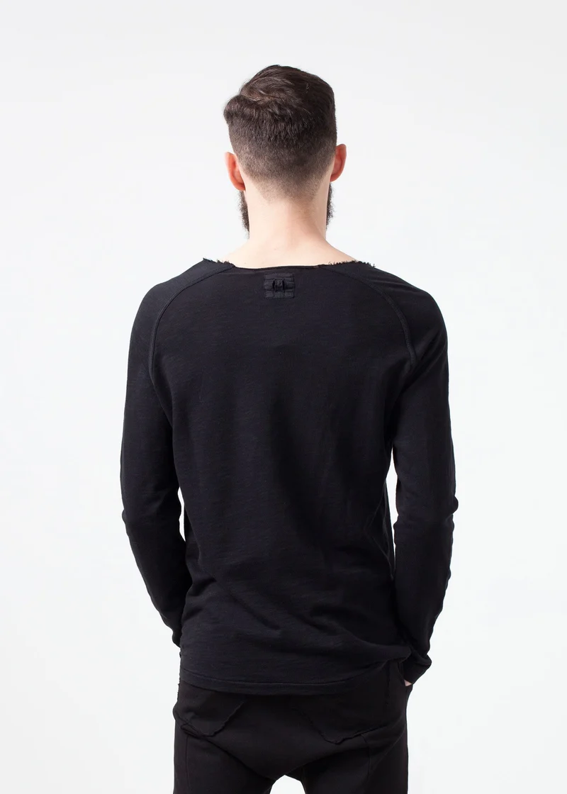 Daris Tee in Black -UEB