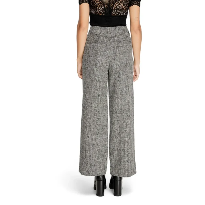 Pantalons femme Vila en noir chiné, avec fermeture éclair au dos et poches arrière