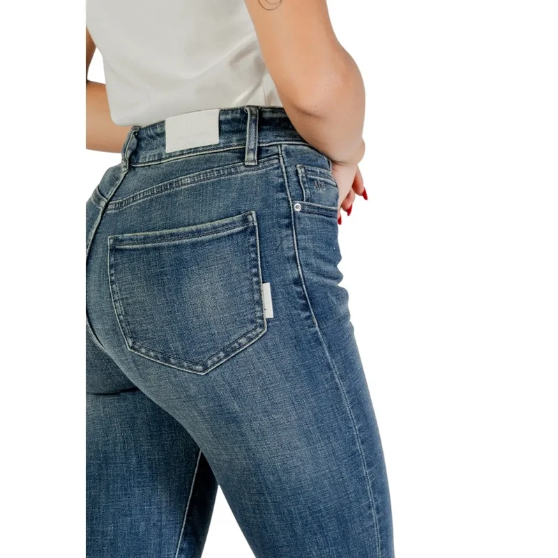 Armani Exchange Femme Blue Zip Button Jeans With Worn Out Effect