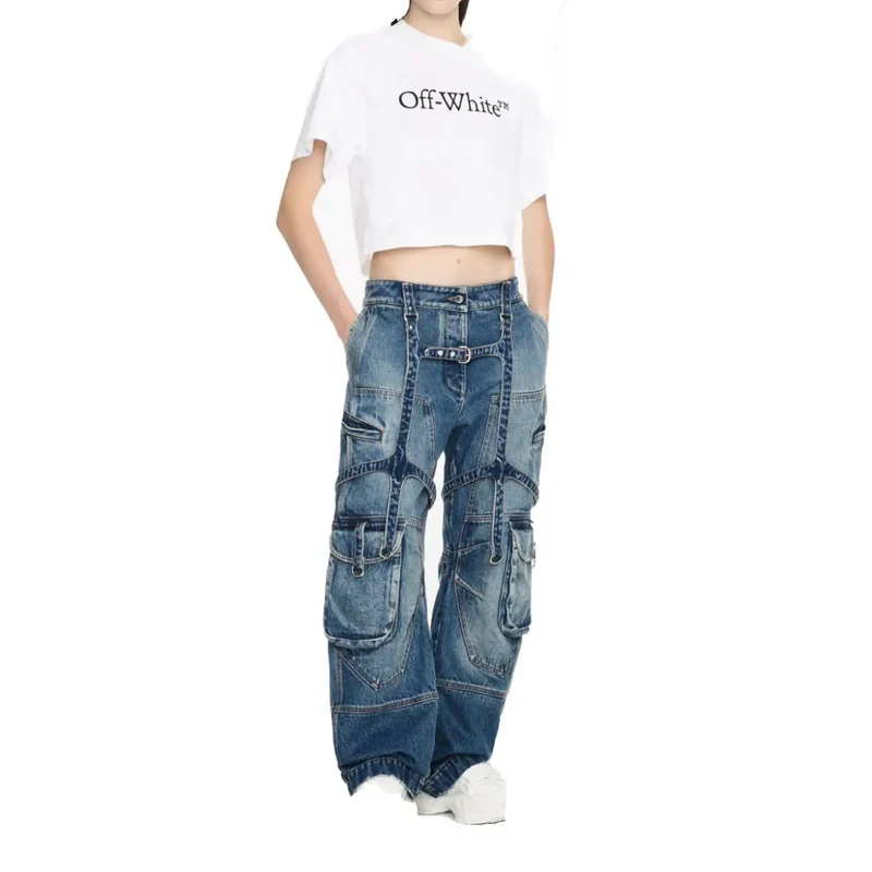 Jeans femme en coton écru avec braguette zippée et finition usée