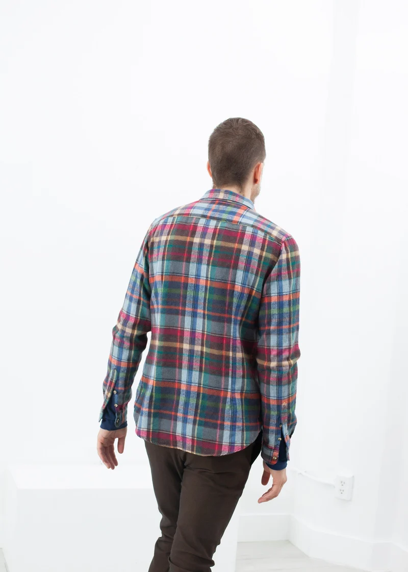 Riccardo Button-Up in Plaid Multi -UEB
