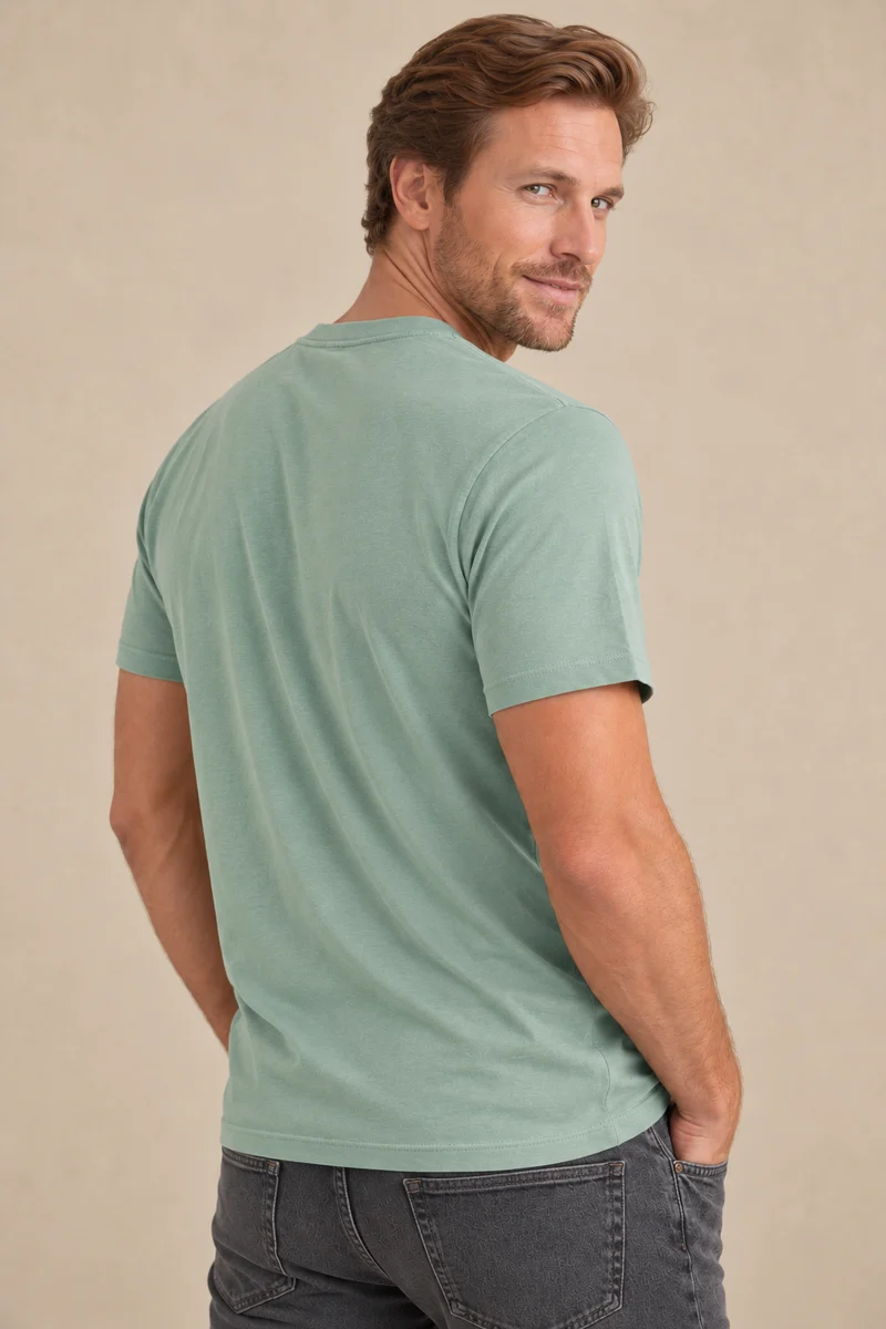 Le t-shirt à poche Guess