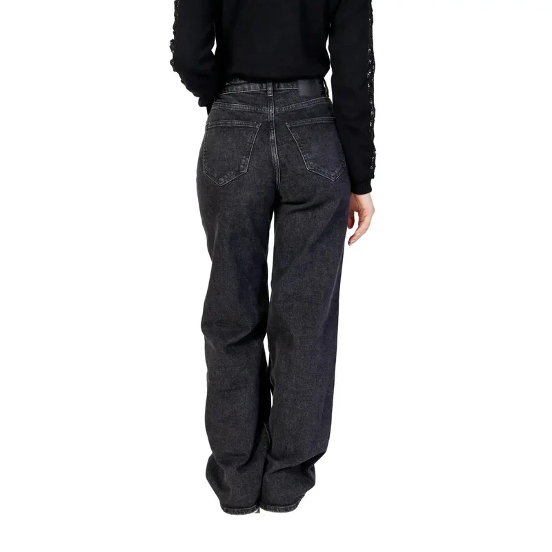 Jeans noirs à jambes larges pour femmes
