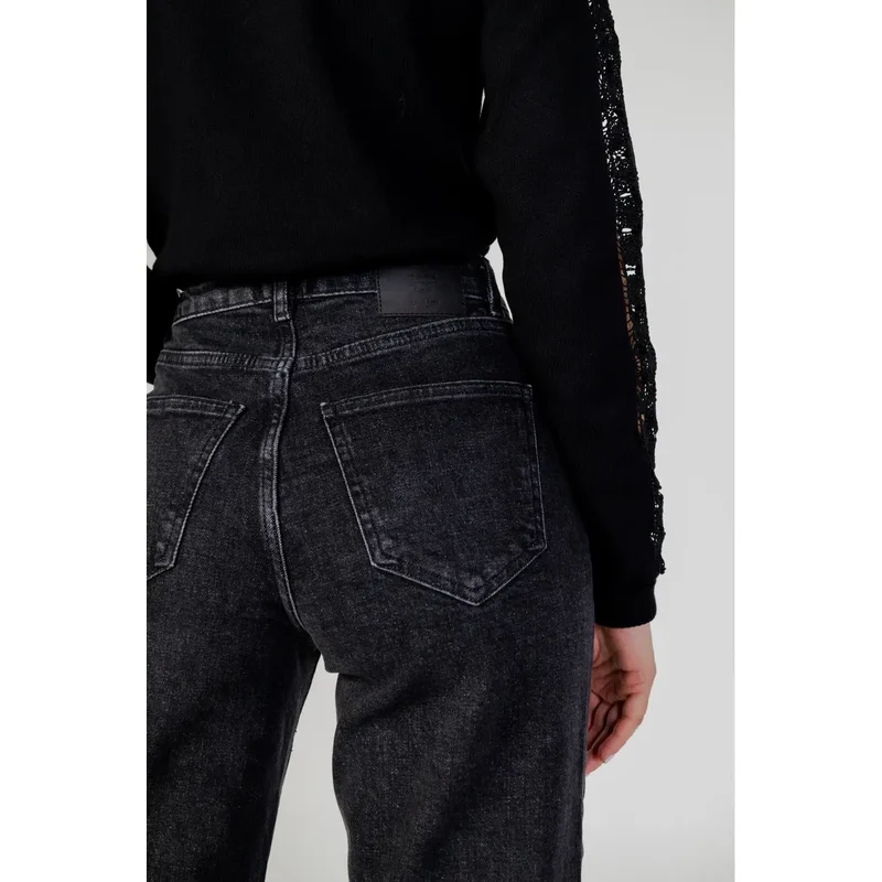 Jeans noirs à jambes larges pour femmes