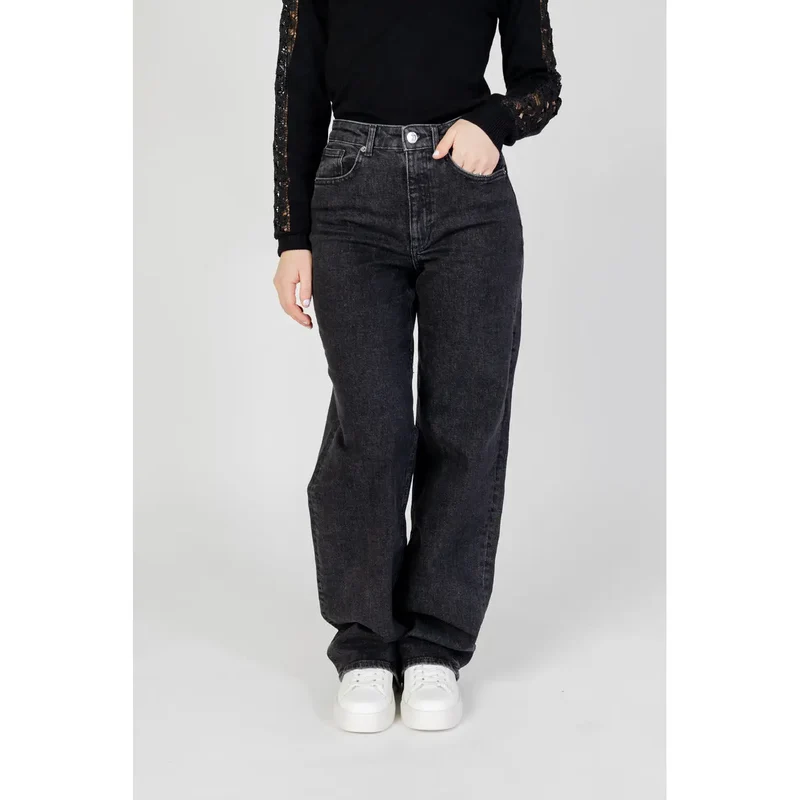 Jeans noirs à jambes larges pour femmes
