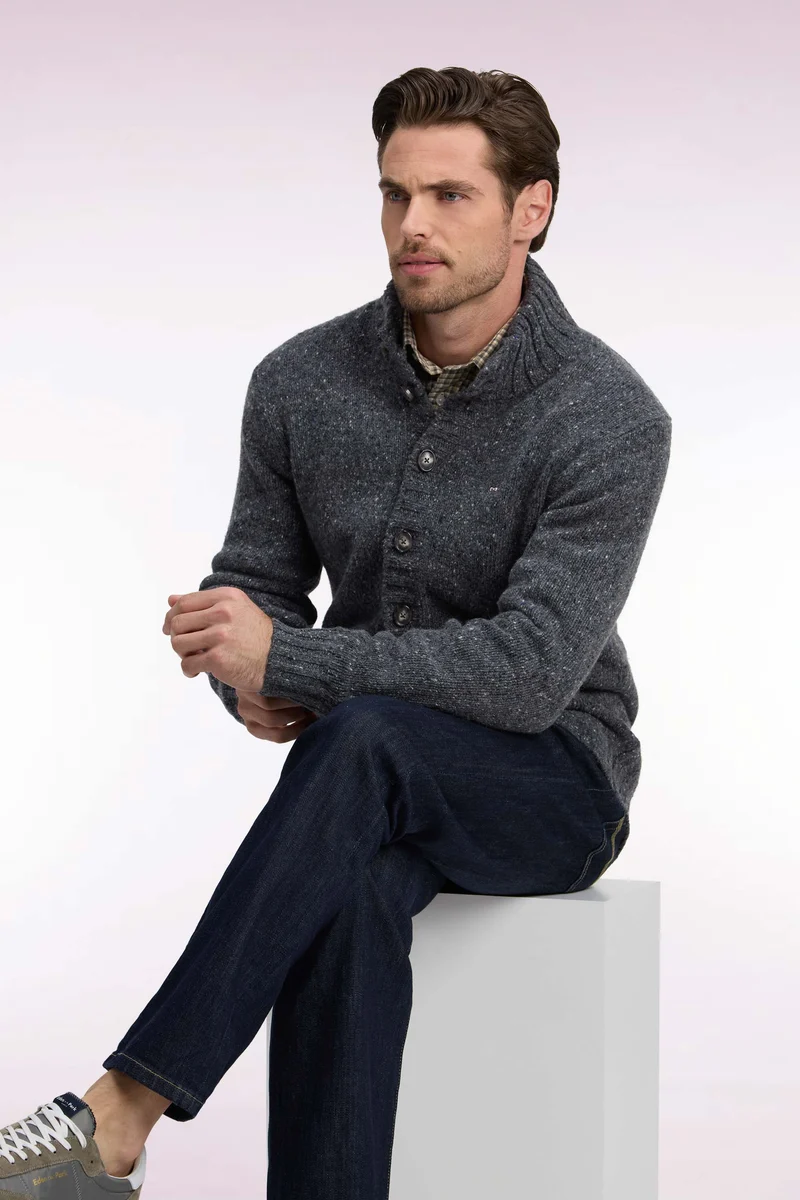 Cardigan boutonné en maille épaisse chinée gris coupe droite
