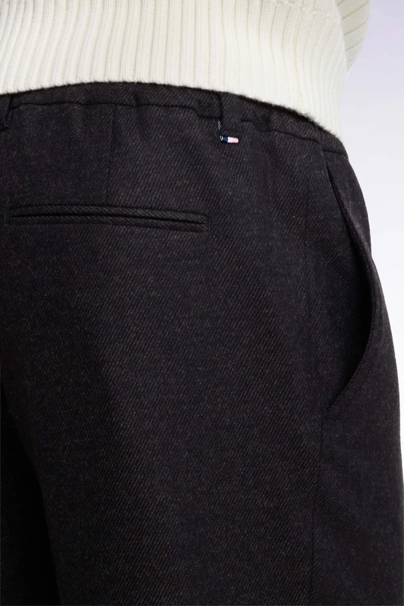 Pantalon à taille élastiquée en feutre léger marron coupe Modern