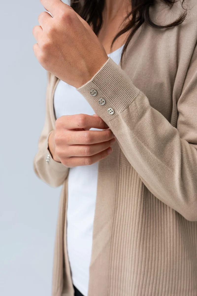 Le cardigan uni texturé
