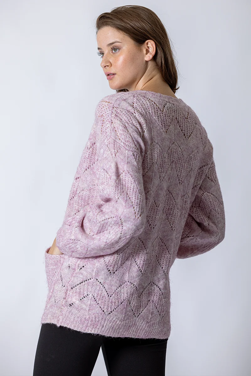 Le cardigan en tricot ajouré 2 tons
