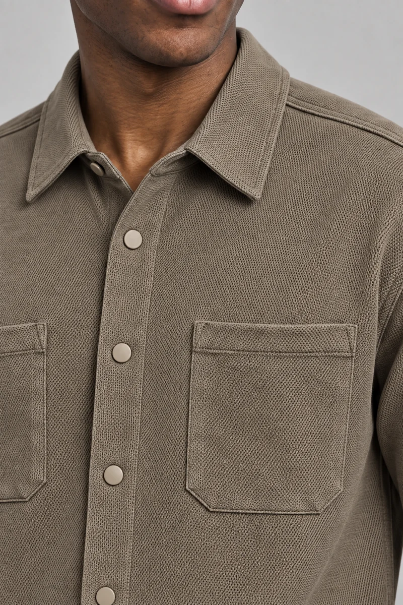 La chemise texturée à manches longues