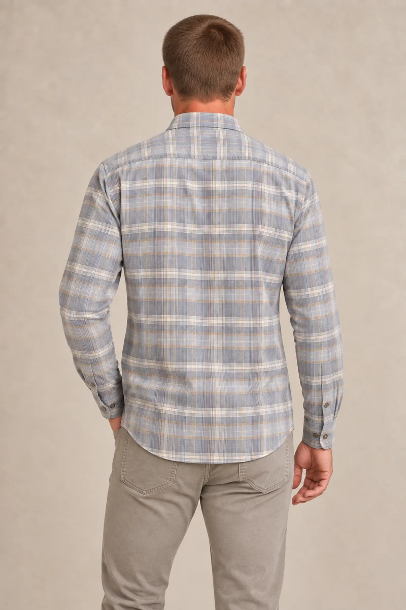 La chemise à carreaux en coton