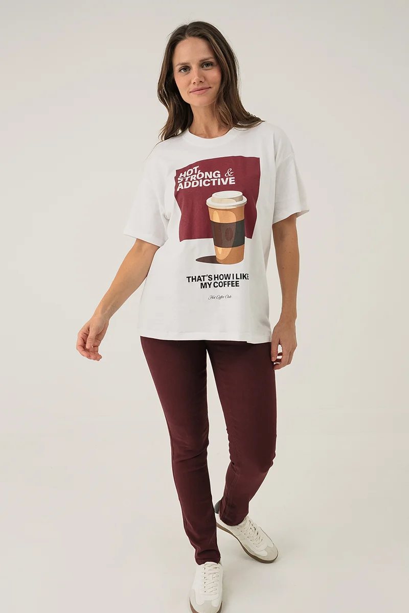 Le t-shirt imprimé thématique café