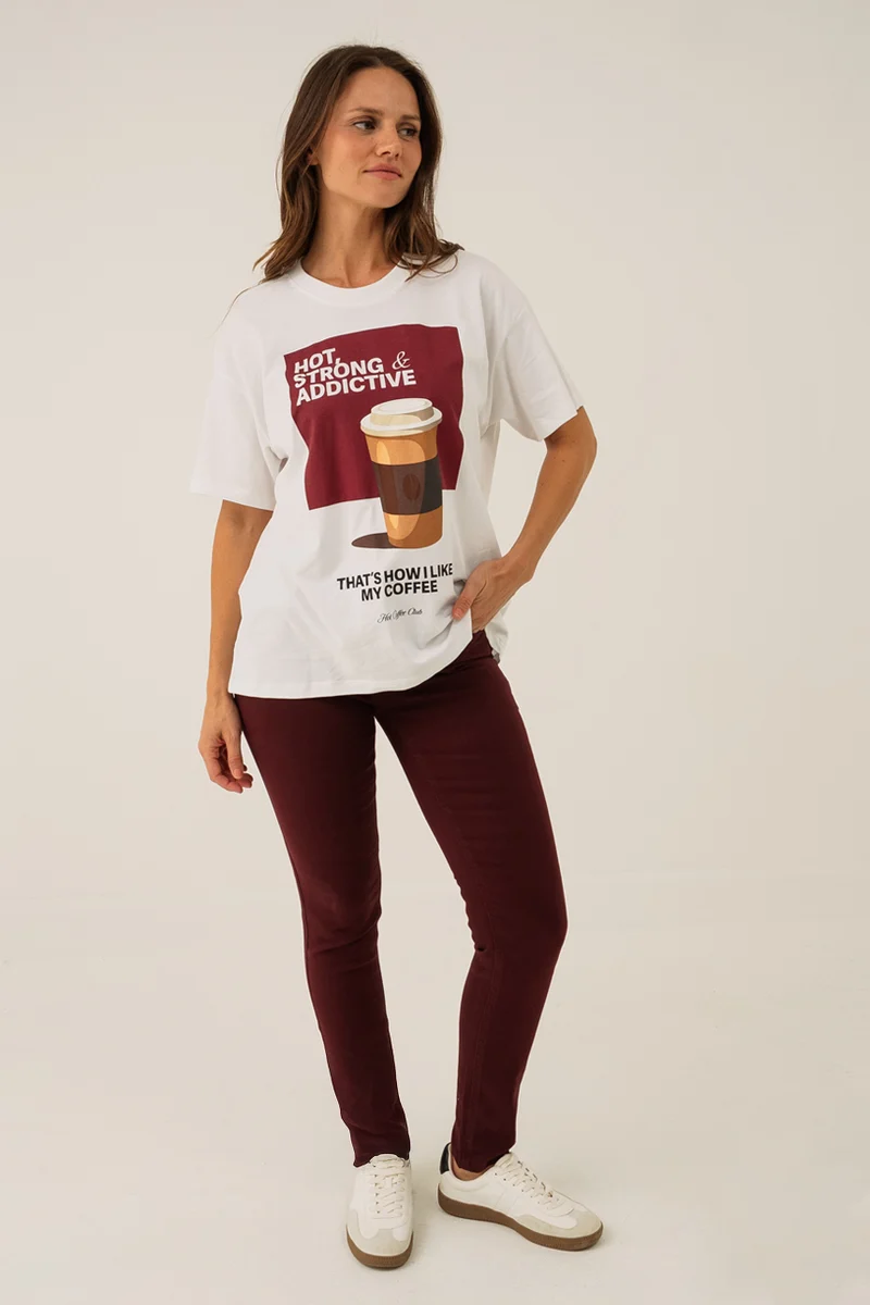 Le t-shirt imprimé thématique café