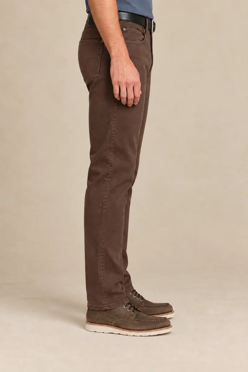 Le pantalon coupe classique de Projek Raw
