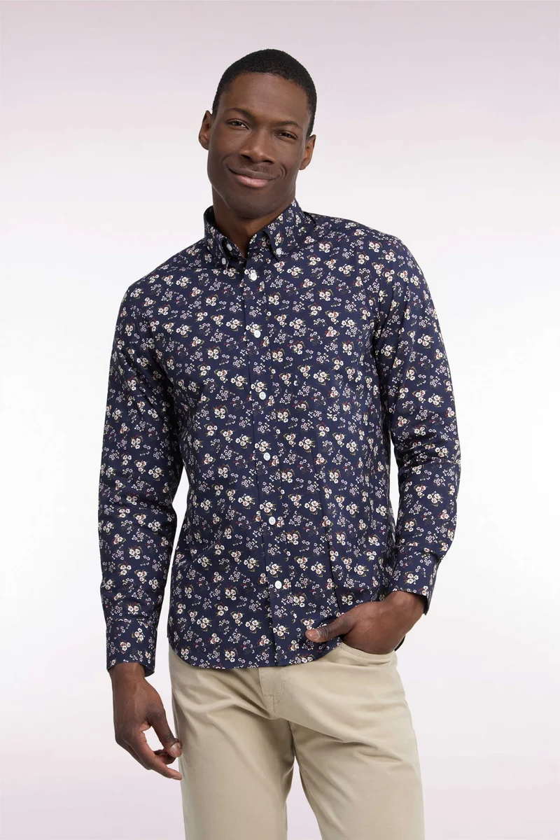 Chemise en coton marine à micromotifs fleurs coupe droite