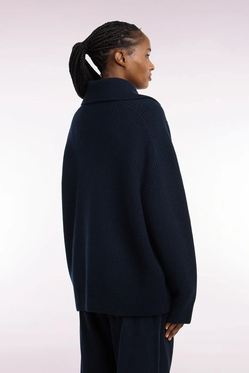 Pull vareuse en laine marine coupe droite