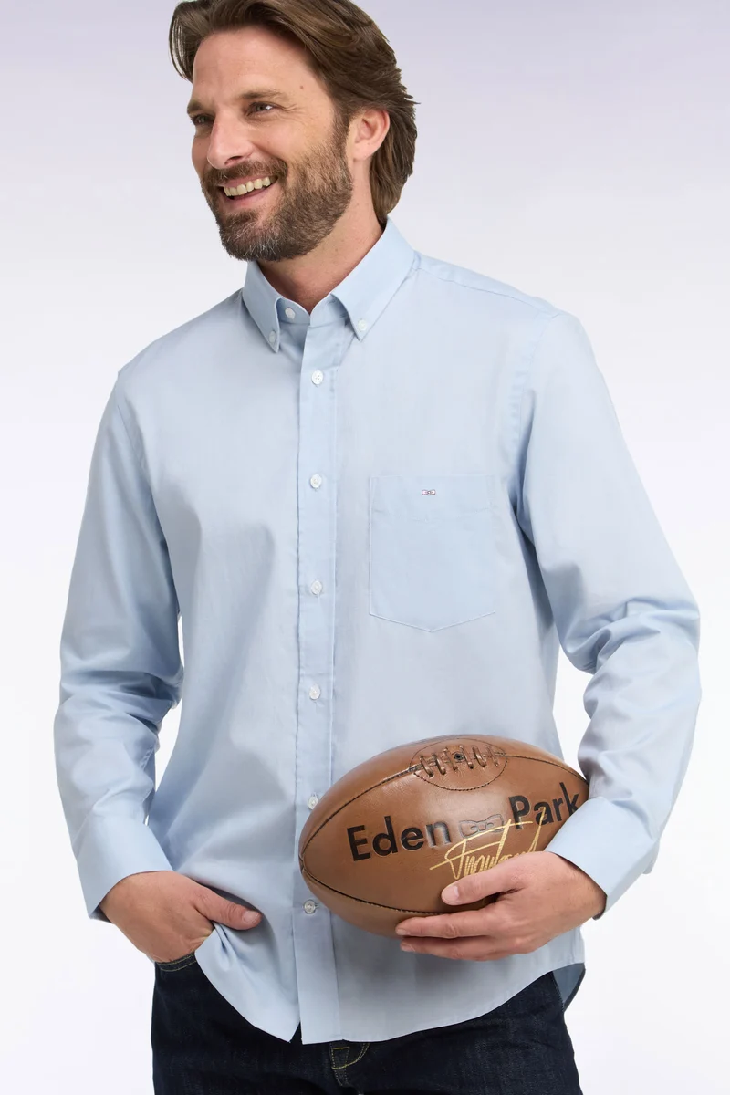 Chemise unie en coton bleu ciel coupe droite
