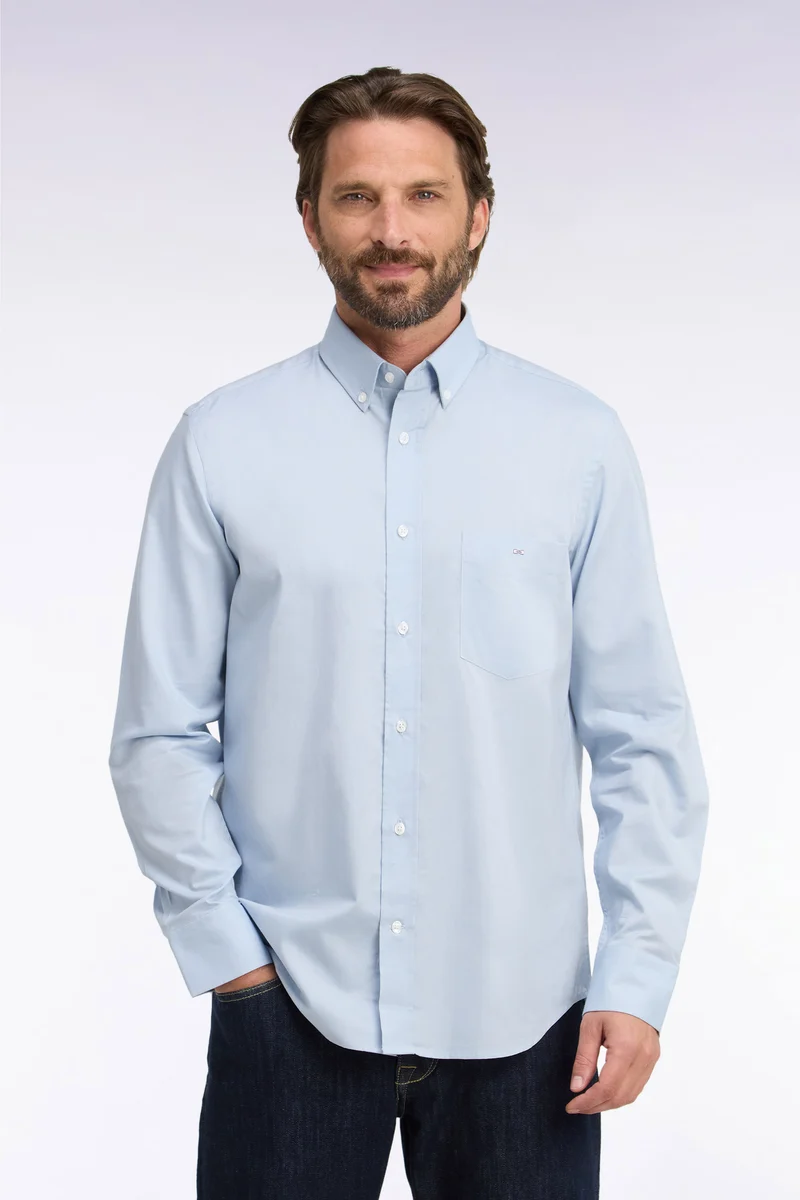 Chemise unie en coton bleu ciel coupe droite