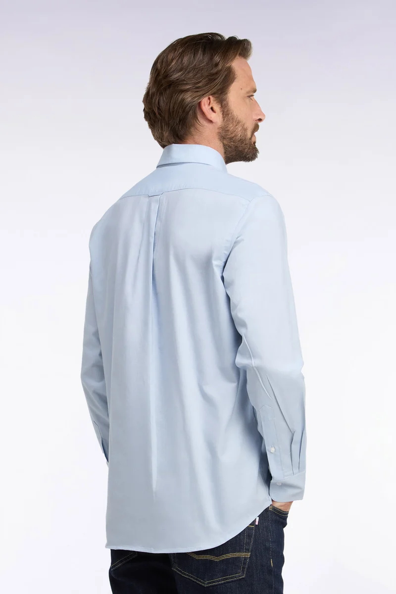 Chemise unie en coton bleu ciel coupe droite