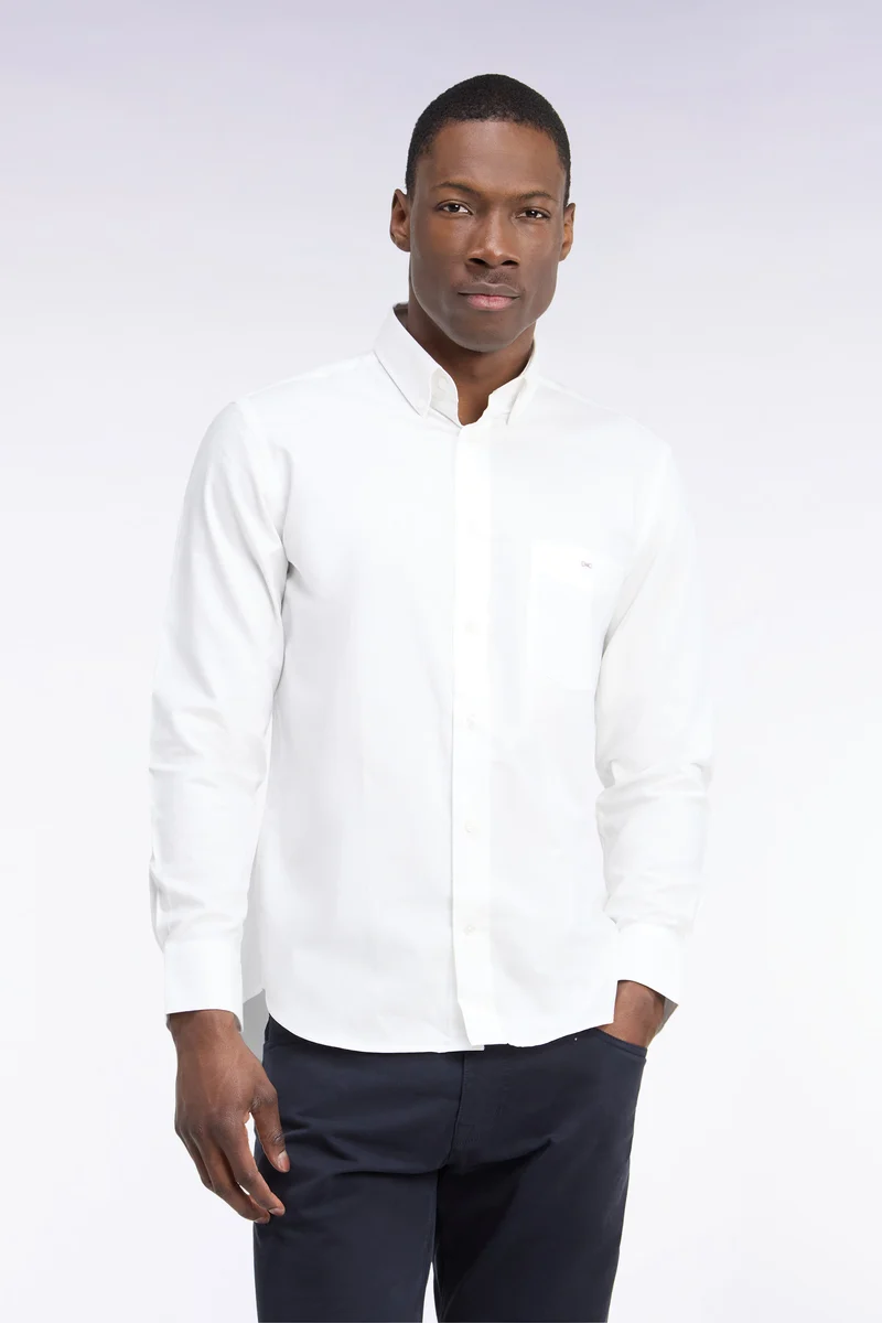 Chemise unie en coton blanc coupe droite