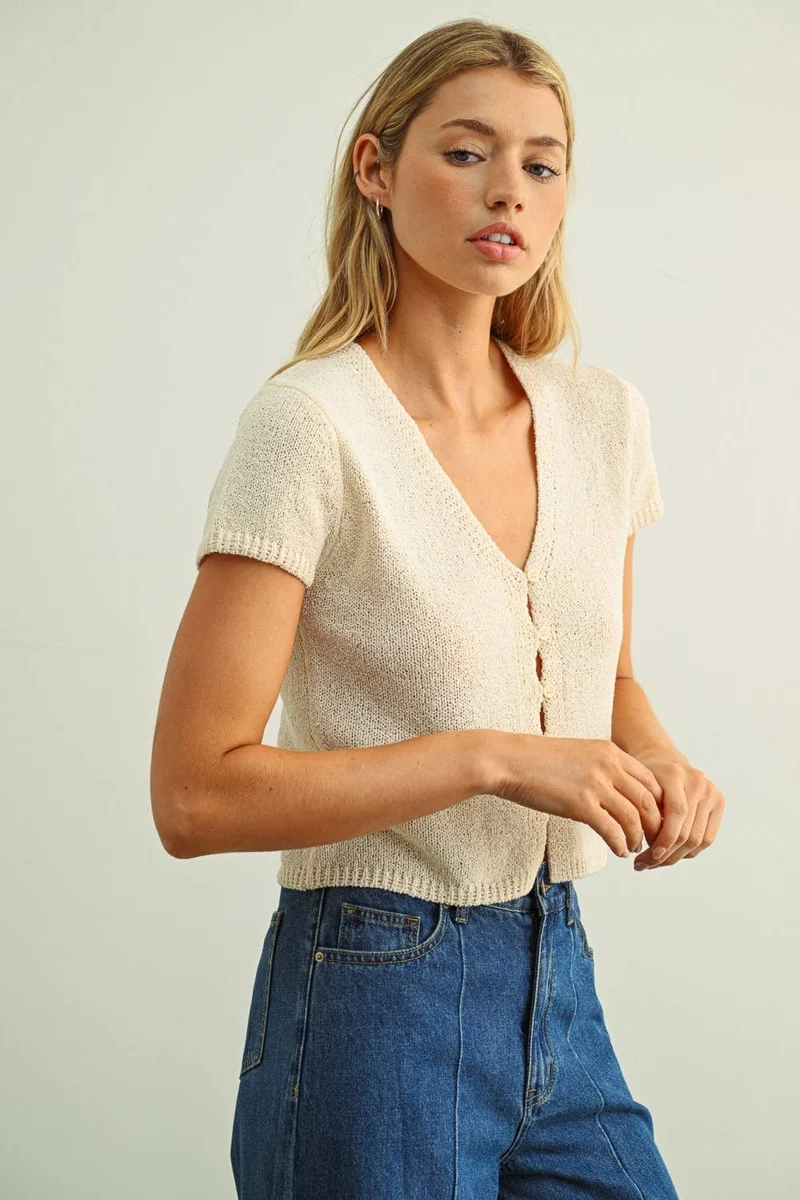 T6284 CAP SLEEVE BUTTON FRONT TOP: BEIGE / L