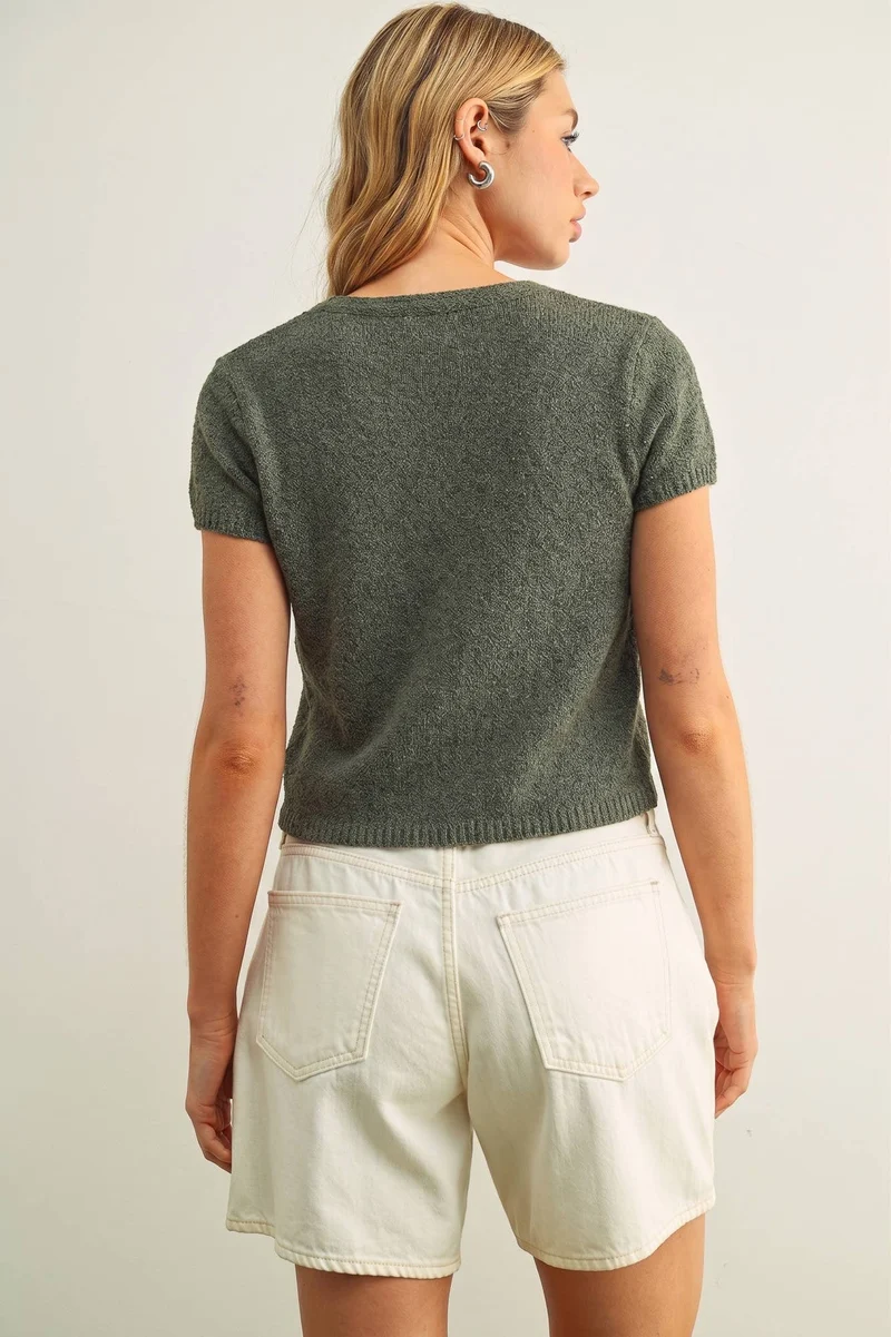 T6284 CAP SLEEVE BUTTON FRONT TOP: BEIGE / L