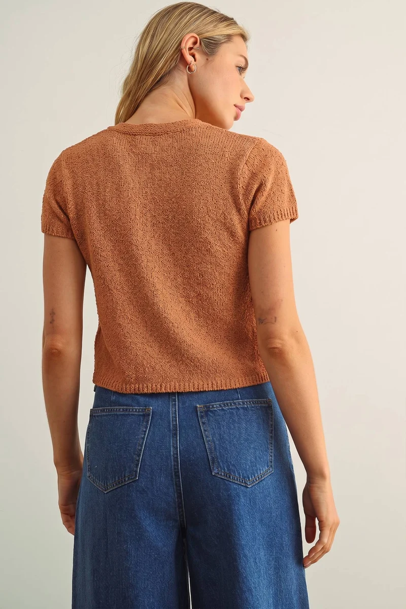 T6284 CAP SLEEVE BUTTON FRONT TOP: BEIGE / L
