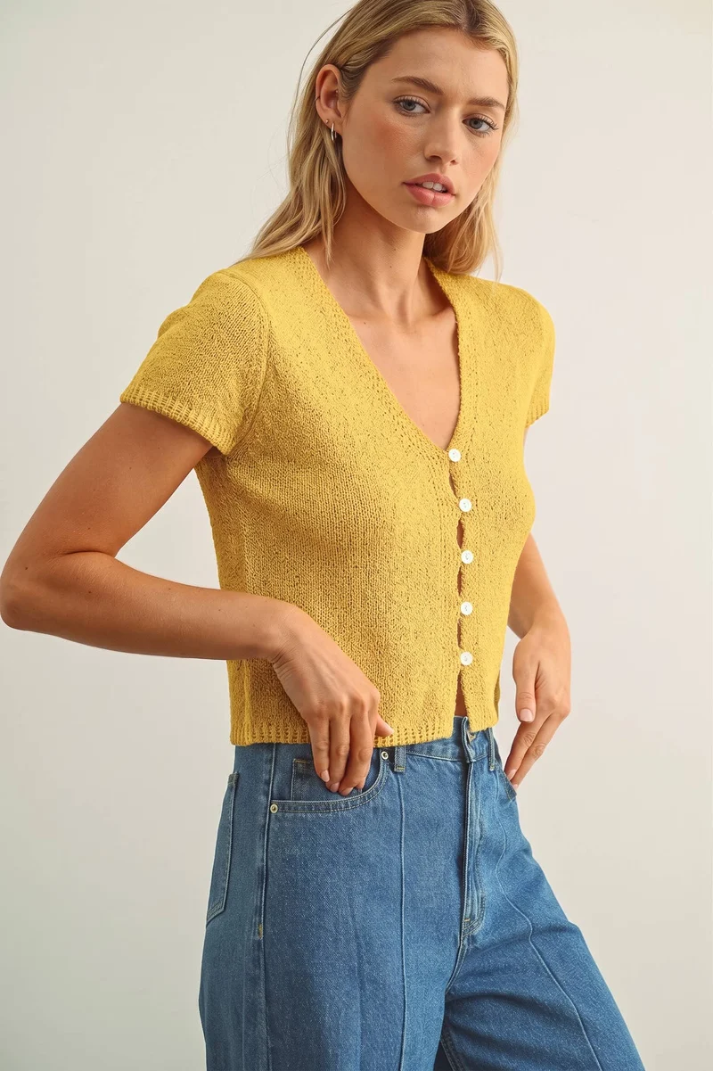T6284 CAP SLEEVE BUTTON FRONT TOP: BEIGE / L
