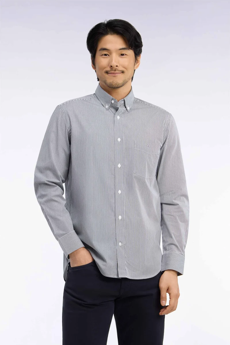Chemise en coton blanc à fines rayures marine coupe droite