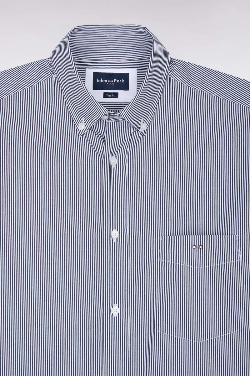 Chemise en coton blanc à fines rayures marine coupe droite