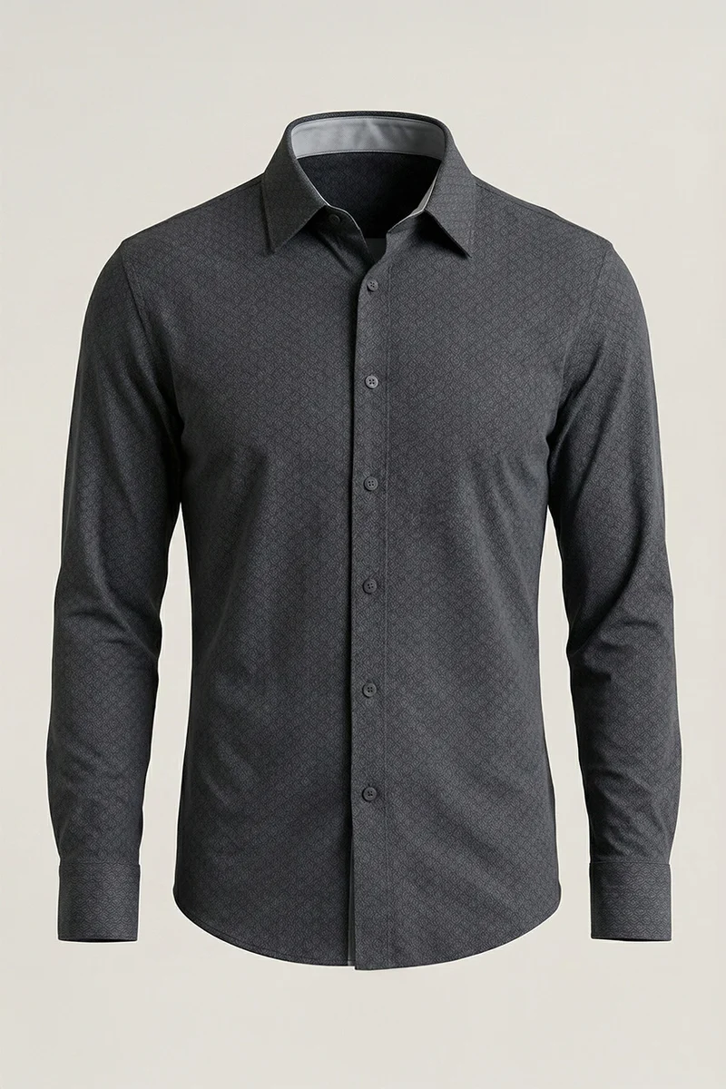 La chemise à motif noire