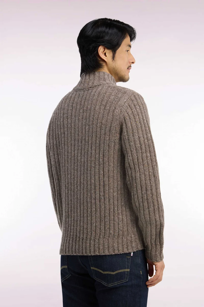 Pull à col montant boutonné en maille épaisse côtelée kaki chiné
