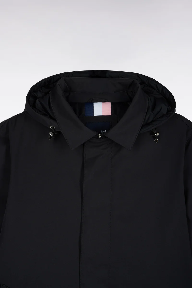 Imperméable en nylon noir à capuche amovible