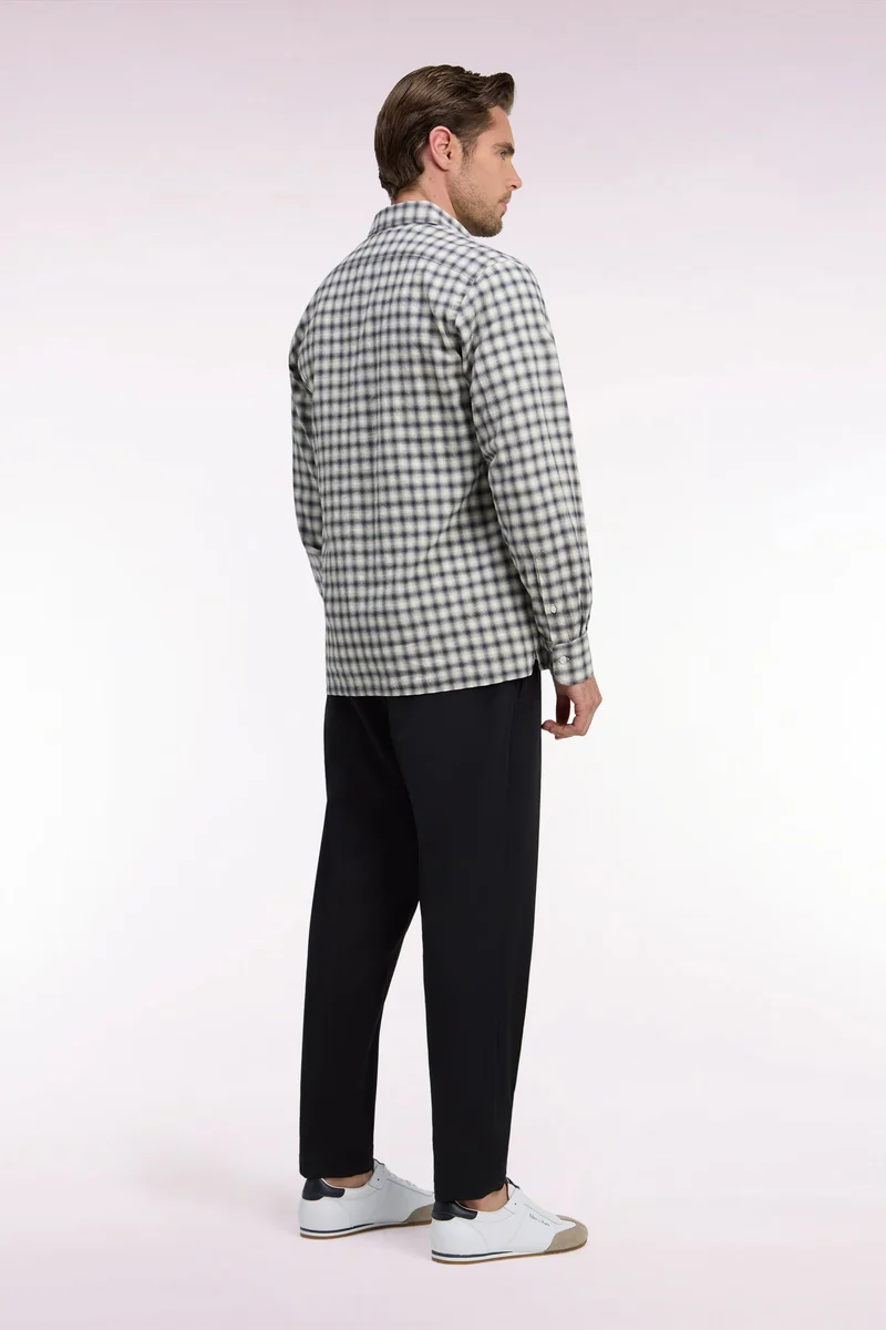Pantalon à taille élastiquée en nylon stretch technique noir coupe Modern