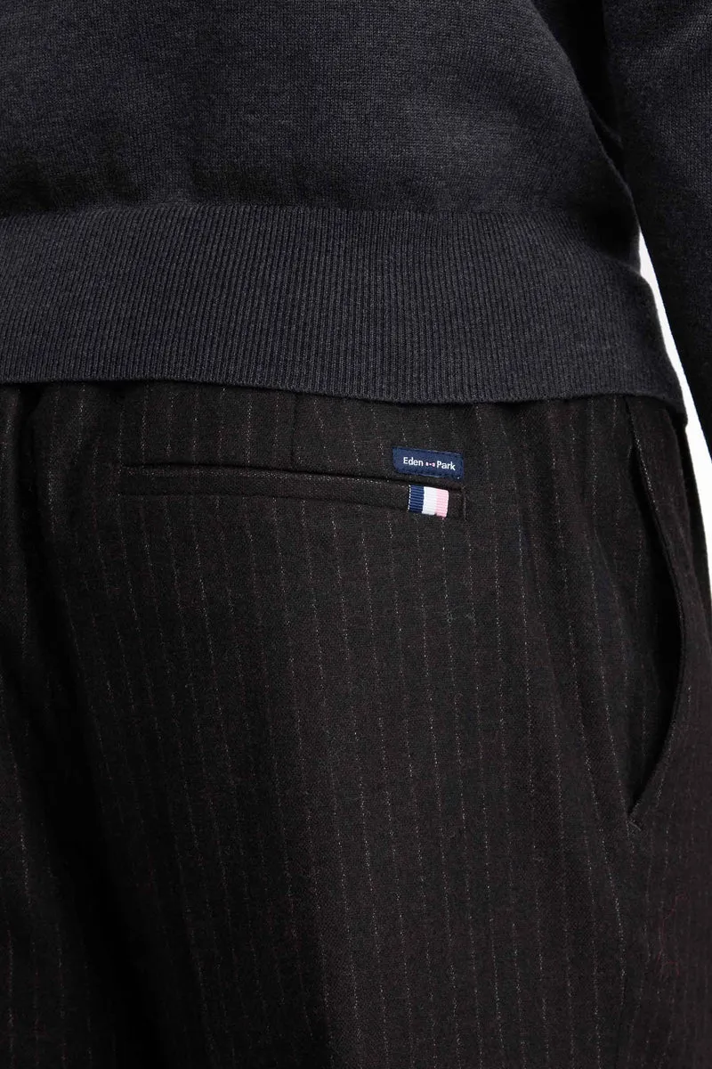 Pantalon à taille élastiquée façon flanelle rayée marron