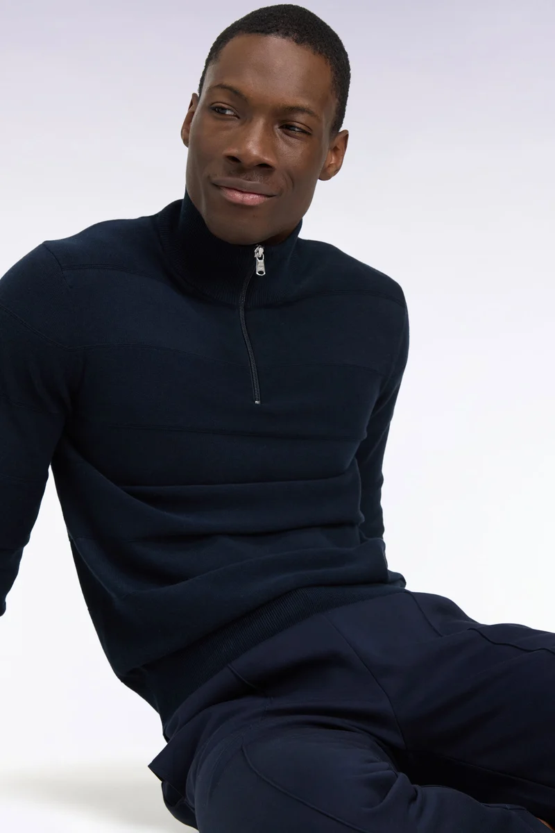 Pull golf à col montant zippé en coton et viscose marine coupe droite