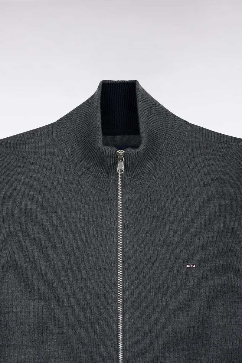 Cardigan zippé en laine mérinos gris à manches rayées coupe droite