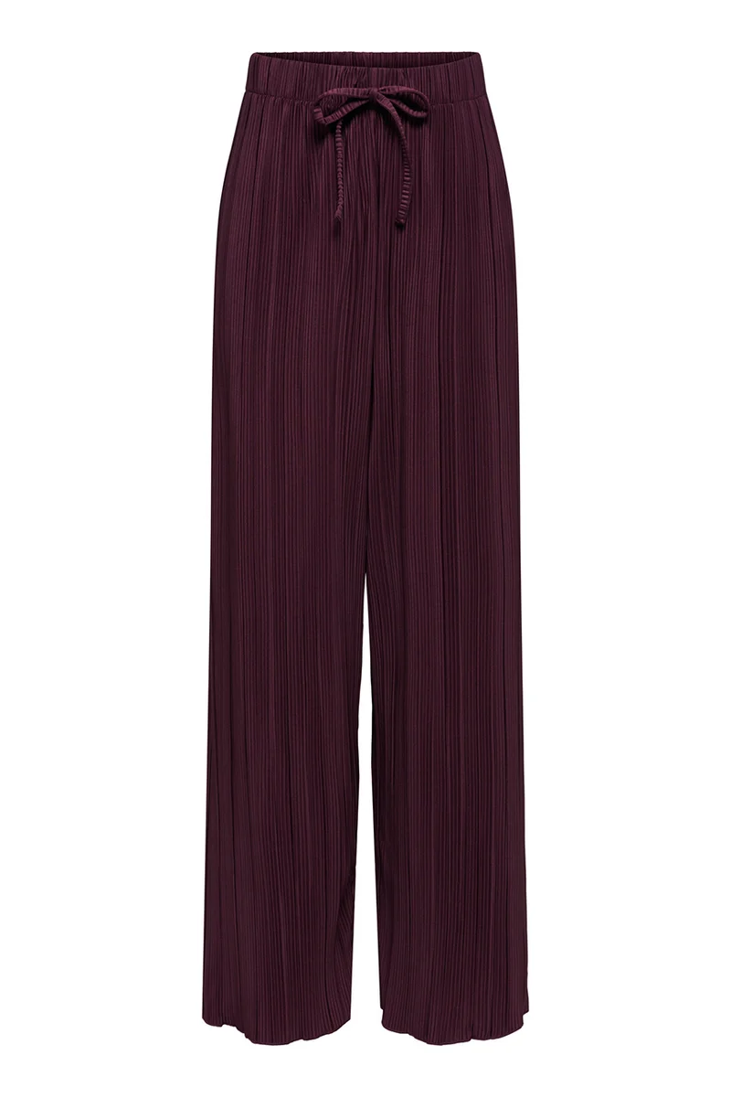 Le pantalon large en matière plissée