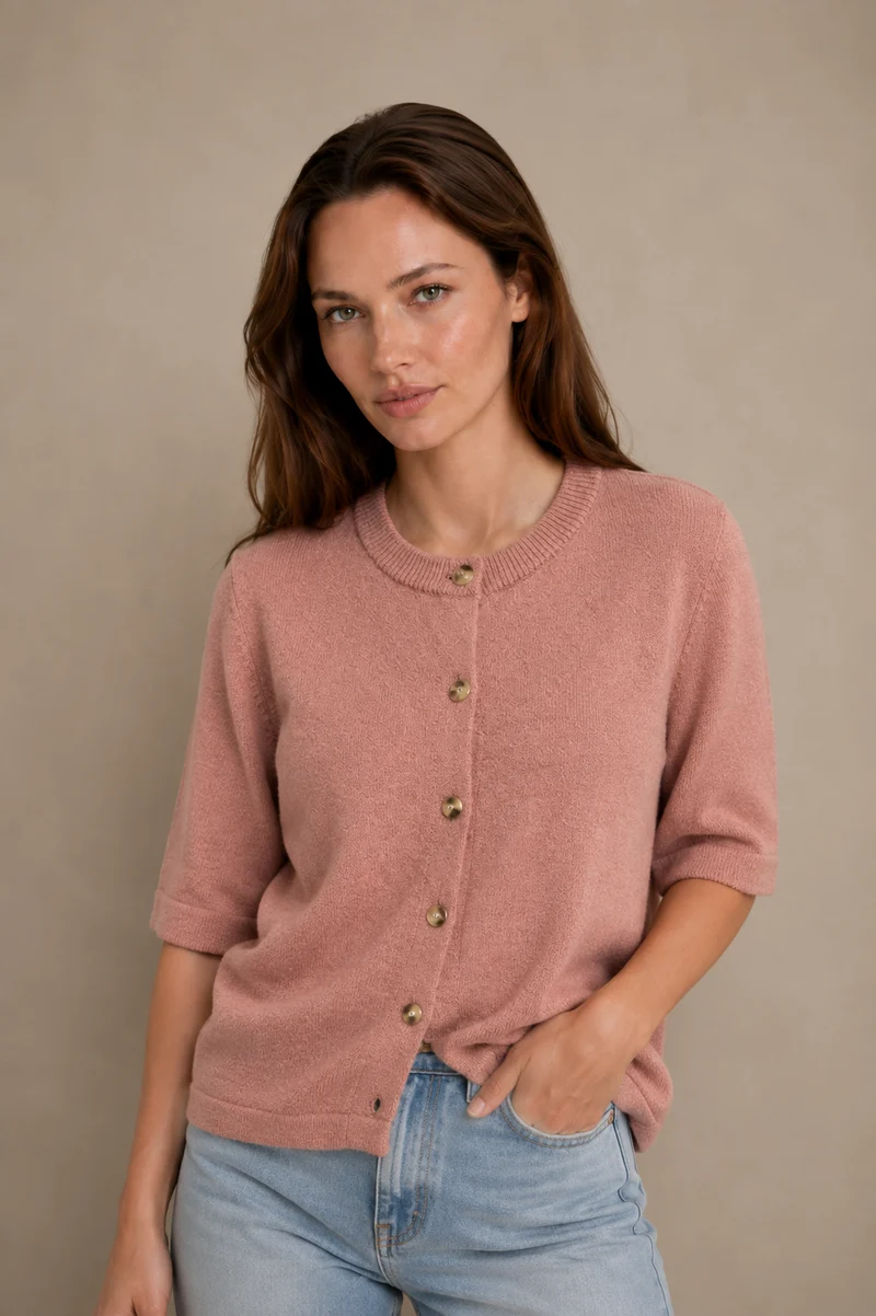 Le cardigan doux à manches 3/4