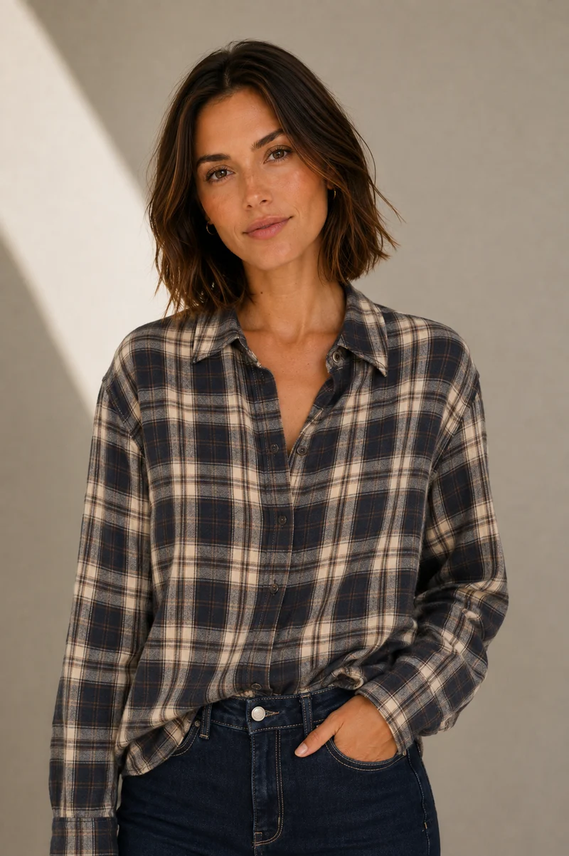 La chemise douce à carreaux