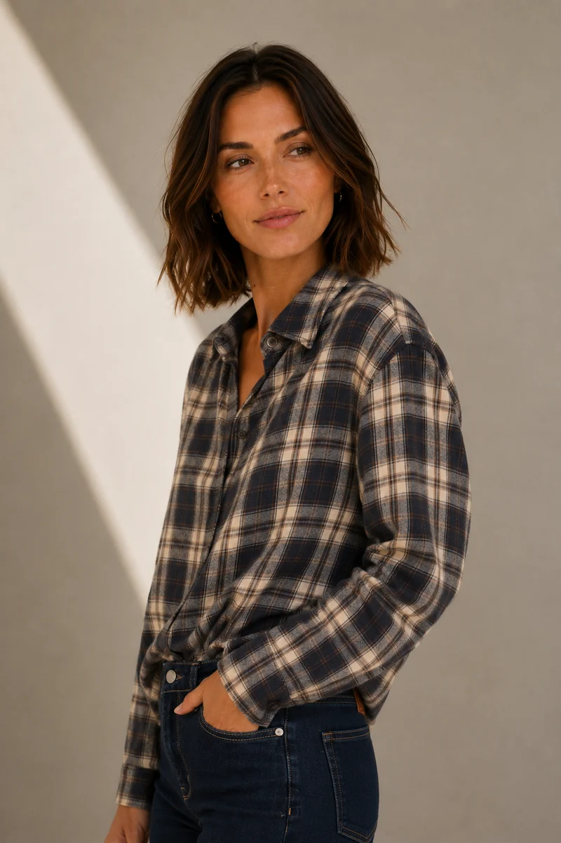 La chemise douce à carreaux